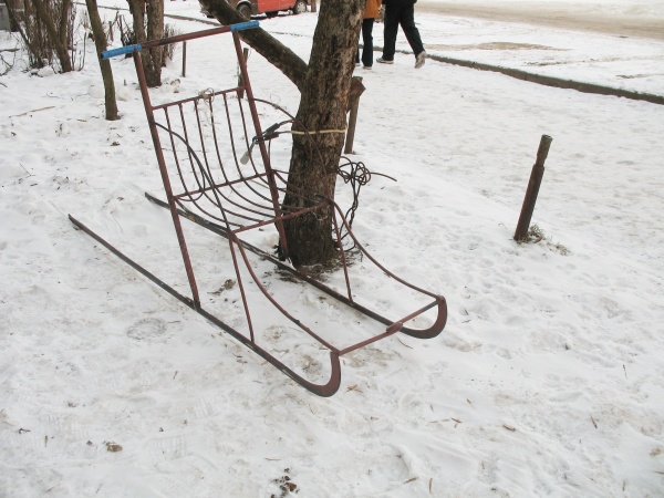 Не угонят сани