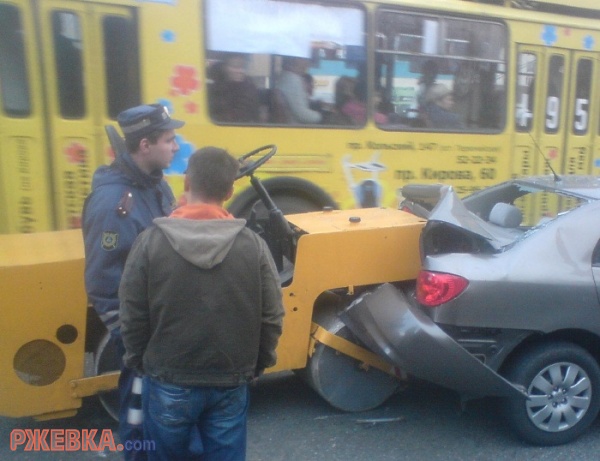 ДТП с катком
