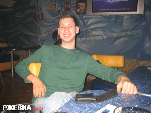 Говорят что прям фотомодель=)