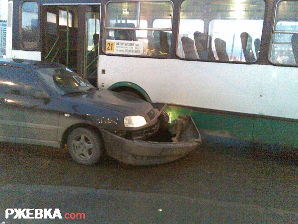 Дтп Угол Косыгина и Индустриального
